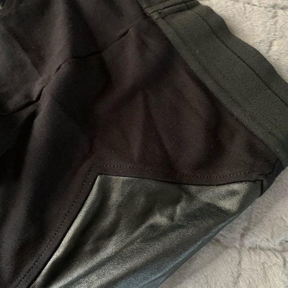 BCBGMAXAZRIA leggings with leather trim size XS - Picture 5 of 5